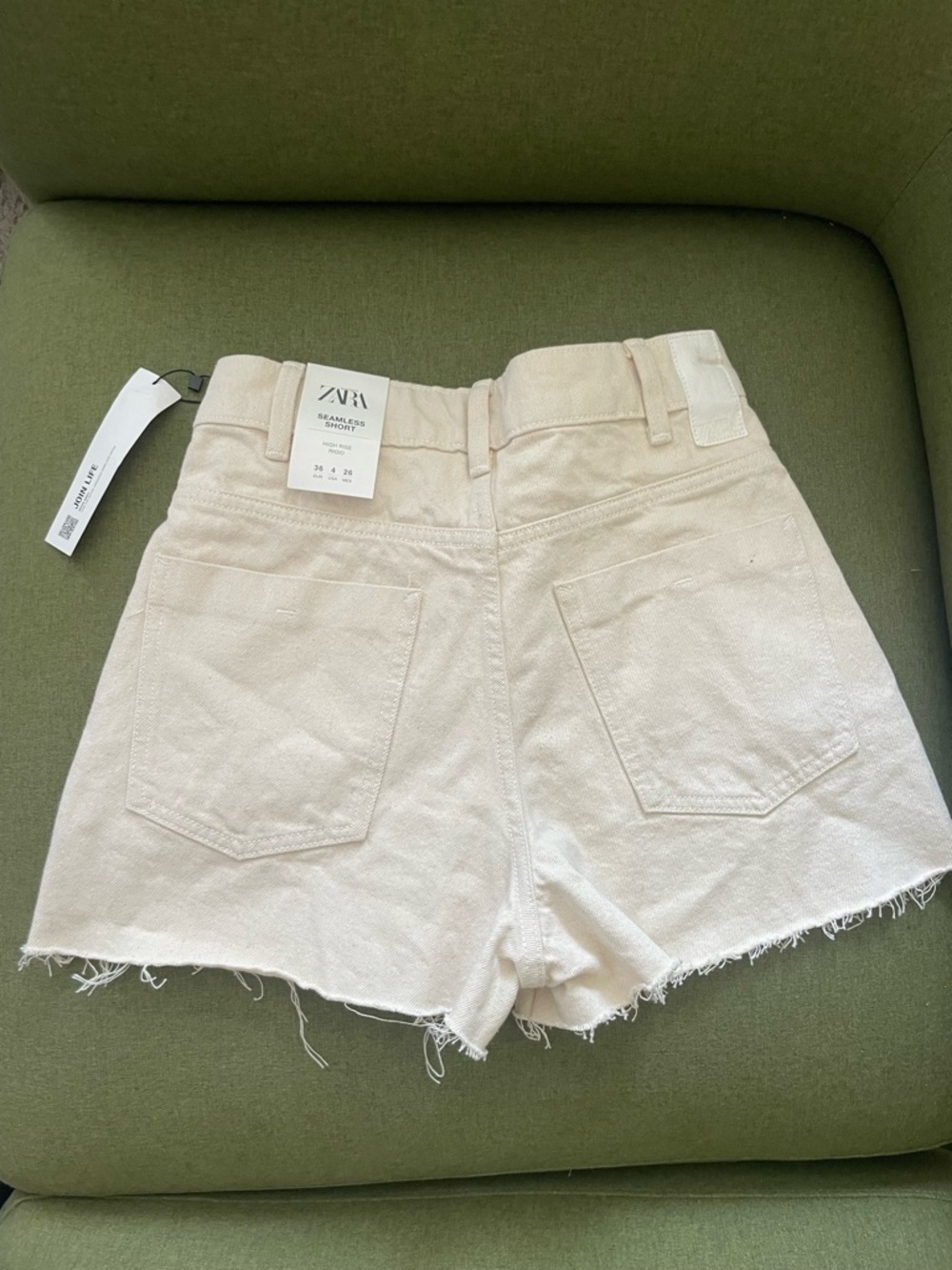 ZARA Seamless Shorts Cream Frayed-Hem High-Waist Denim Shorts - Picture 2 of 2